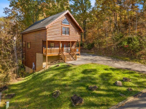 Cozy 4 BR w ZIPLINES Hot Tub Pool Table FREE Attraction Tickets
